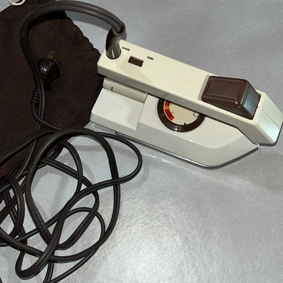 Norelco Travelcare Portable Iron - Picture 4 of 4